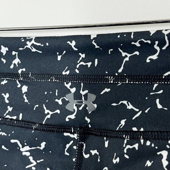 Under Armour Women's Mirror Marble Stripe Leggings M Black & White Perforated - Picture 5 of 5